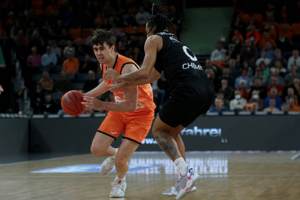 球员疲于奔 球员疲于奔