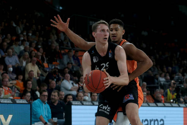 某场关键战 某场关键战